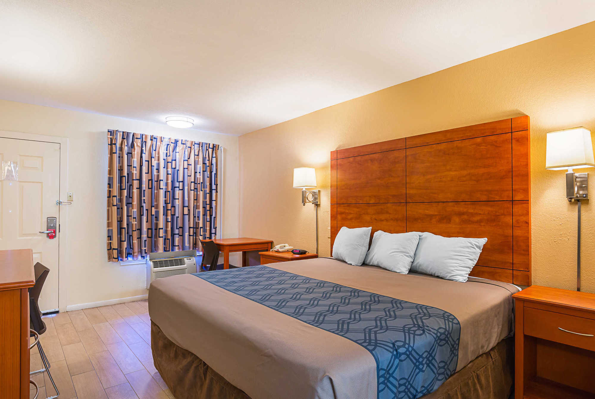 Econo Lodge Huntsville- University Area Quarto foto
